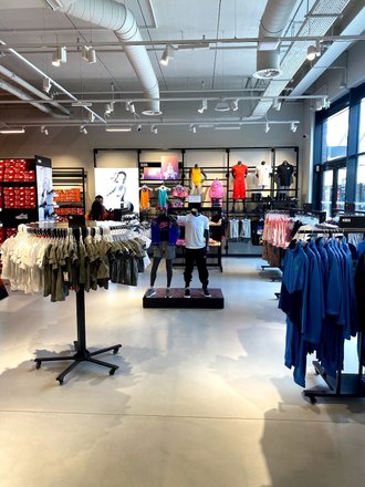 wanhoop Mededogen Patois Nike Factory Store Amsterdam Sugar City - adres, 🛒 klantrecensies,  werktijden en telefoonnummer - Winkels in Noord-Holland - Nicelocal.co.nl